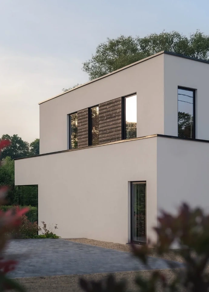photo façade côté villa crépi blanc
