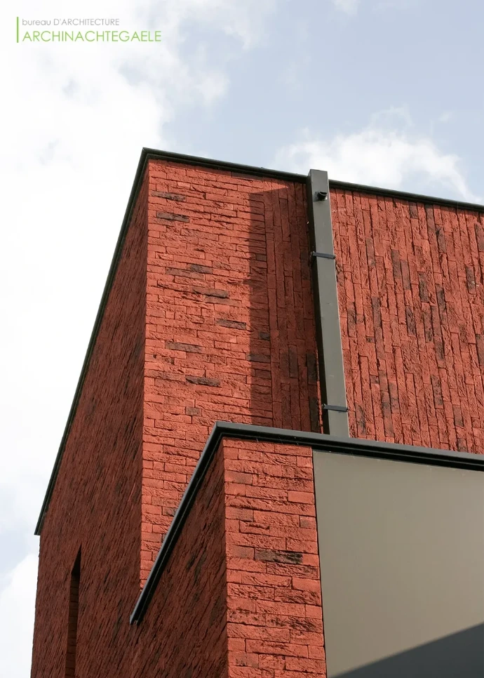 Photo briquette rouge vers le toit